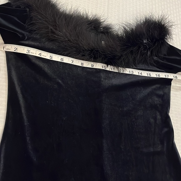 Carabella Black Dress. Scoop neckline trimmed in feathers. Long sleeves feathers - Picture 8 of 12